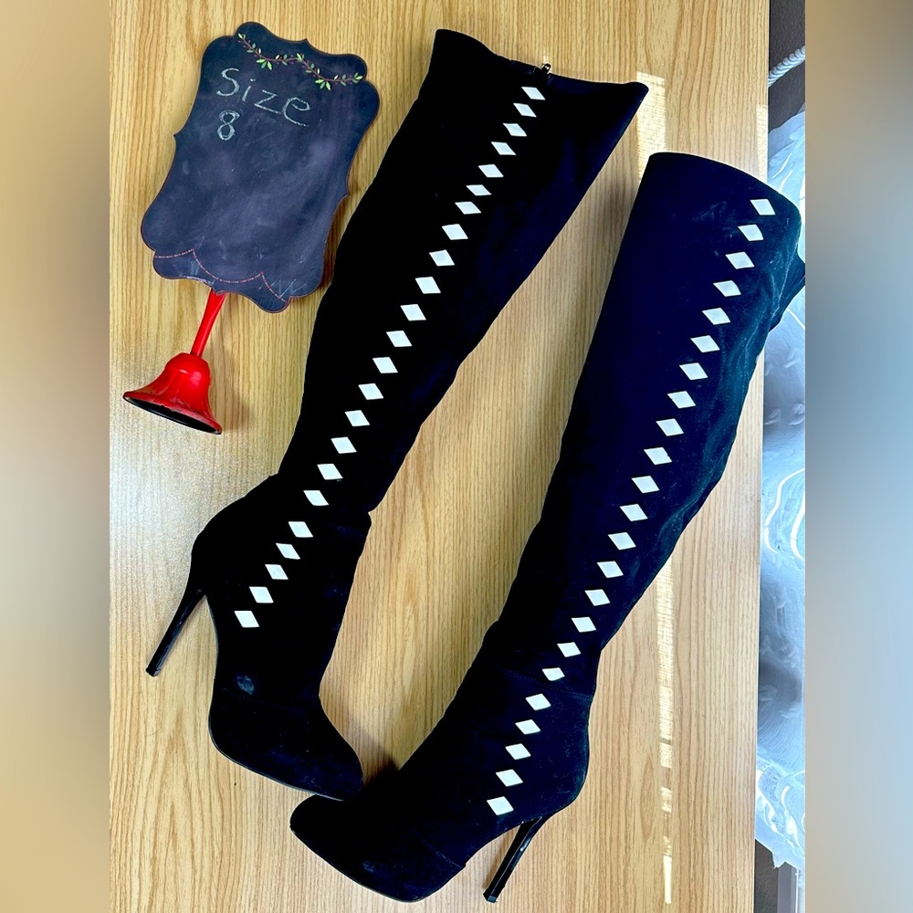 Shoedazzle over the knee Jahmesia Black/white size 8